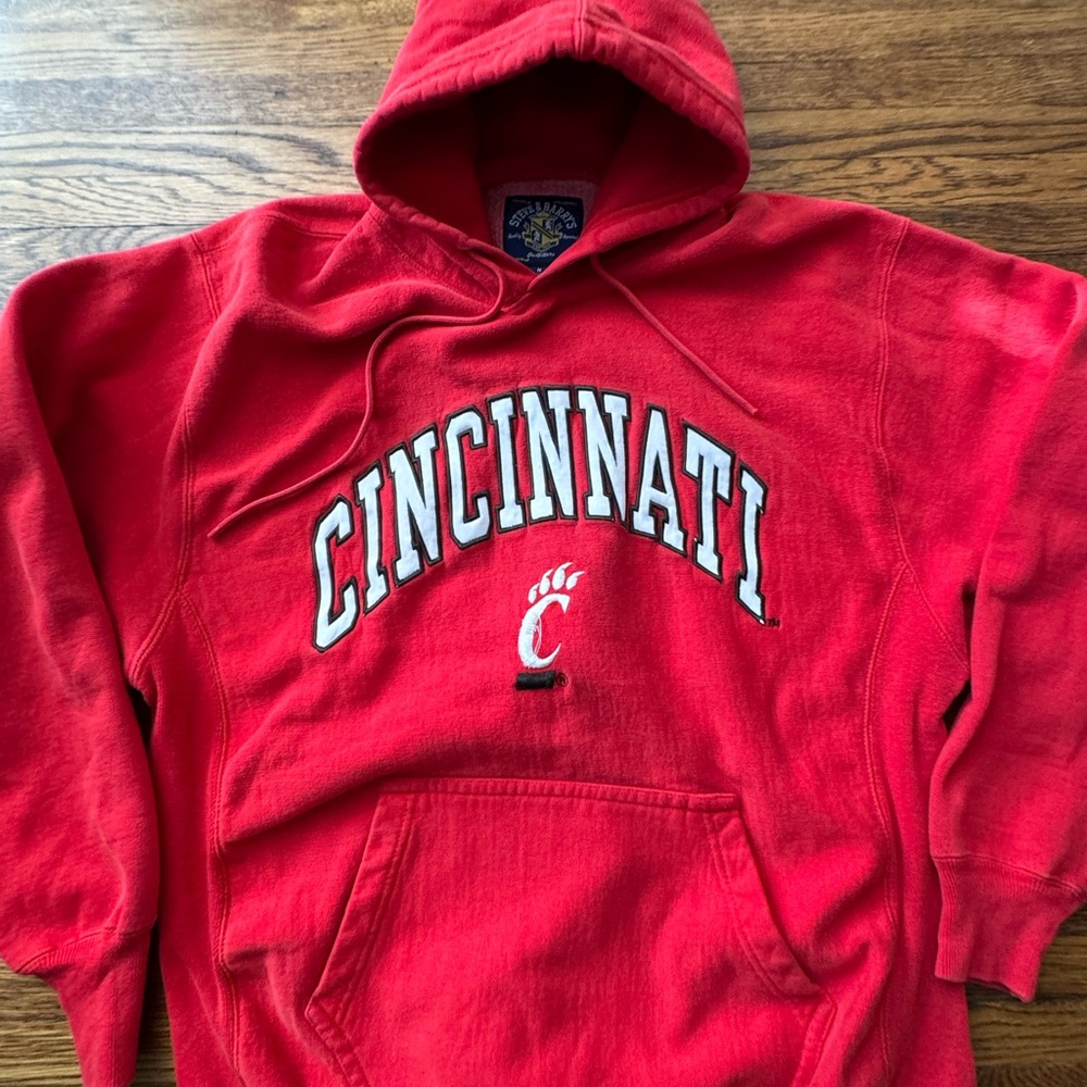 #660 UNIVERSITY OF CINCINNATI BEARCATS (VINTAGE) STEVE & BERRY’S VINTAGE HOODIE - Picture 3 of 13